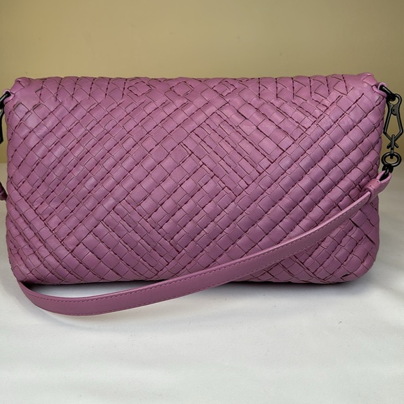 Bottega Veneta Lavender Intrecciato Leather Flap Crossbody Bag Removable Strap - Picture 4 of 16